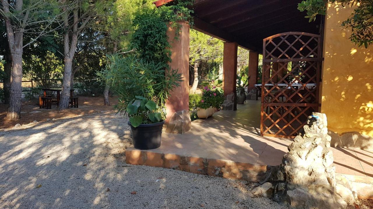 Agriturismo La Barca In Secca Олмедо Екстериор снимка
