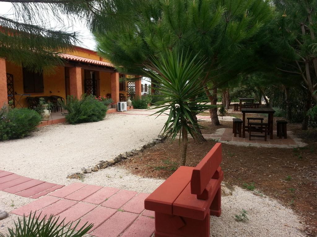 Agriturismo La Barca In Secca Олмедо Екстериор снимка