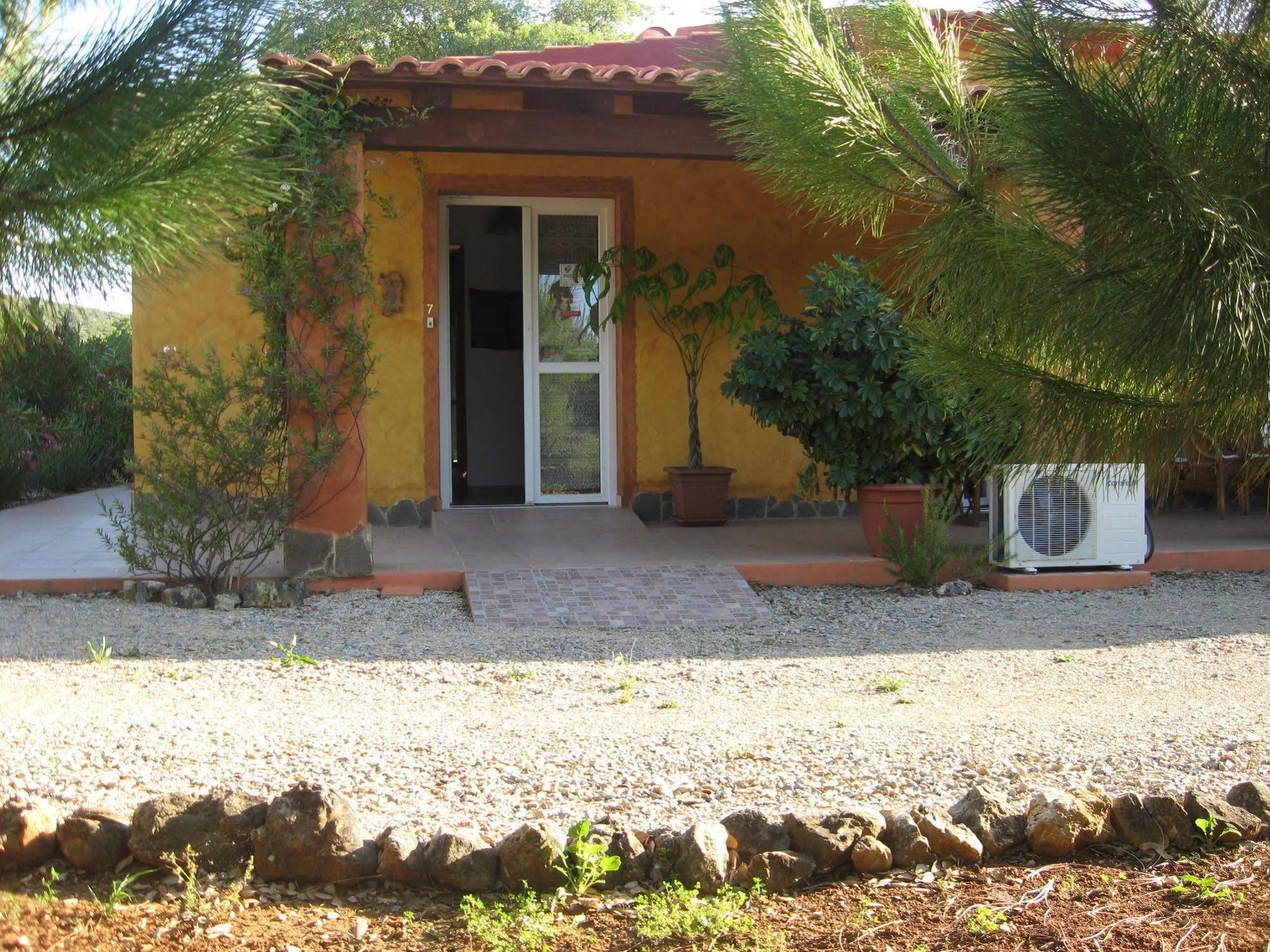 Agriturismo La Barca In Secca Олмедо Екстериор снимка